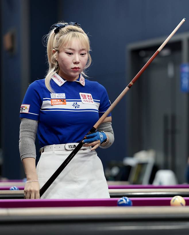 '1, 2, 4세트 0점' 김예은, '여제'에 무력하게 참패...김가영-이미래 4강 매치 성사
