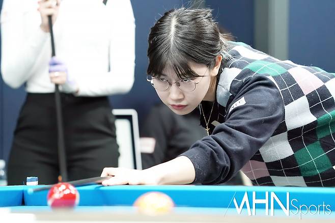 '1, 2, 4세트 0점' 김예은, '여제'에 무력하게 참패...김가영-이미래 4강 매치 성사