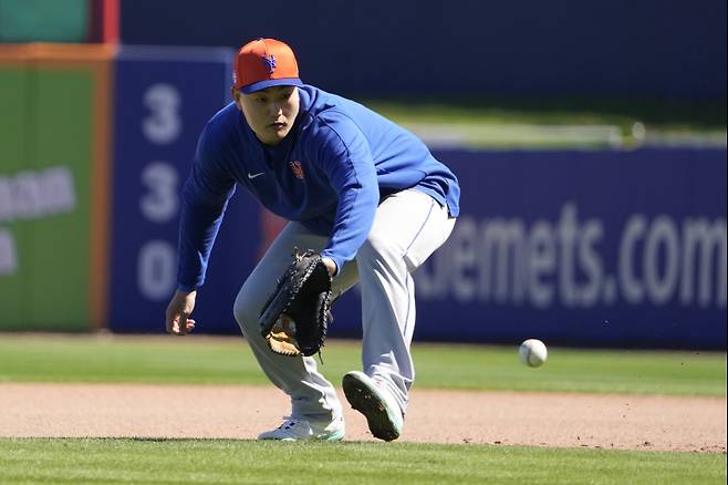 KBO 입단 노리는 최지만, 무릎 통증으로 입대 3개월 만에 전역...2027년부터 입단 가능