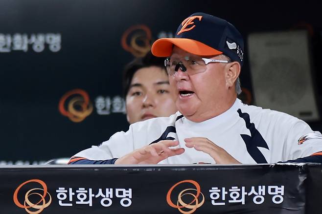 6년 만에 돌아와 보니, 노감독의 작심 발언