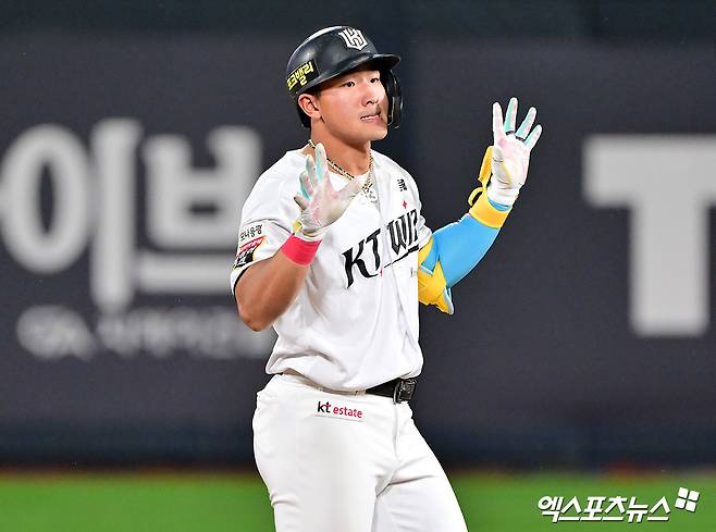 단 '3리' 차→'6타수 6안타' 쳐도 못 뒤집네…양의지, 김현수 이후 17년 만의 '두산 타율왕' 사실상 확정
