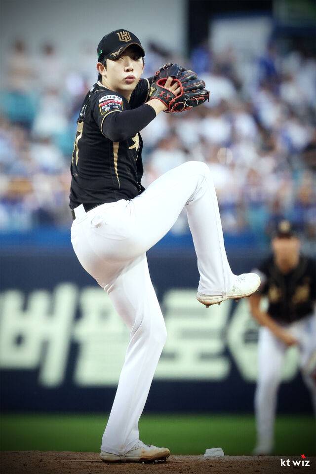 '안타-안타-홈런-뜬공-볼넷-안타' 5위 목전서 ⅓이닝 5실점이라니…하지만 '복덩이' 덕분에 희망도 있었다, 오원석을 위한 변명