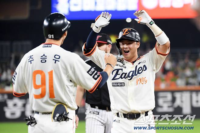 대타 4할→최종전 멀티히트…'50억 FA 유탄?' 사령탑은 잊지 않은 가치, '특급 조커'가 탄생했다