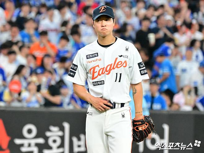 '김서현 흔들려도 또 믿음의 야구?'…78억 사이드암, PS 특급 불펜 변신 도전→'9회 대충격 악몽' 재현 막나