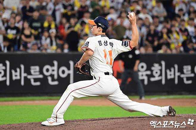 '김서현 흔들려도 또 믿음의 야구?'…78억 사이드암, PS 특급 불펜 변신 도전→'9회 대충격 악몽' 재현 막나