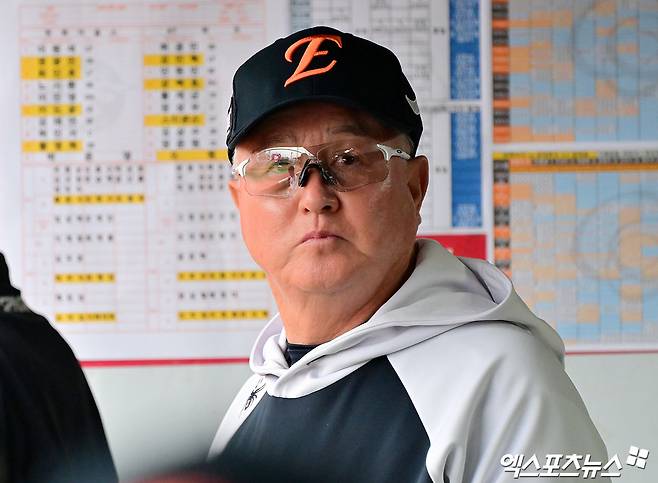 '김서현 흔들려도 또 믿음의 야구?'…78억 사이드암, PS 특급 불펜 변신 도전→'9회 대충격 악몽' 재현 막나