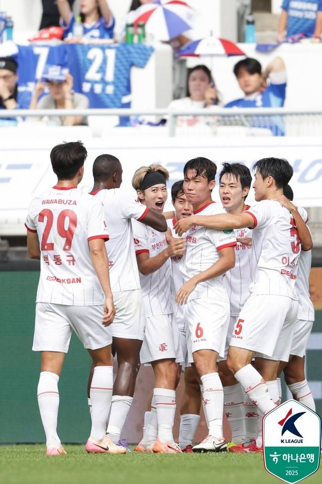 [K리그2 포인트] 수원전 또 수비 붕괴, 4경기 10실점...'창단 첫 승격 목표' 부천 발목 잡아