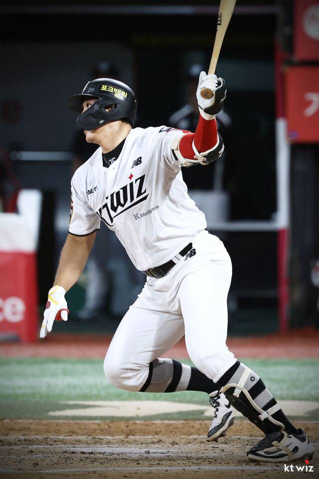 '3→1→4→2→5→6' 6년 만에 마법이 멈췄다…안현민·오원석 발굴했지만, 내야&포수진 노쇠화 숙제 또 못 풀었다