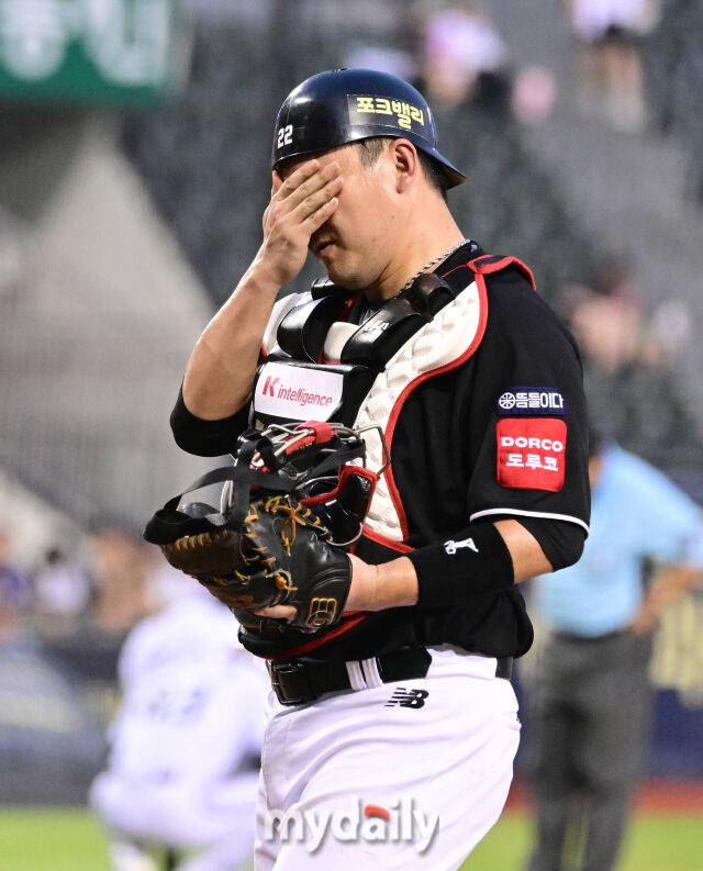 '3→1→4→2→5→6' 6년 만에 마법이 멈췄다…안현민·오원석 발굴했지만, 내야&포수진 노쇠화 숙제 또 못 풀었다