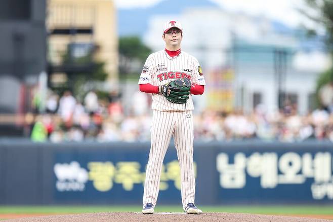 하필 FA 계약 끝났는데…KIA 대투수 8실점 붕괴, ERA 꼴찌 추락 그 누가 예상했나