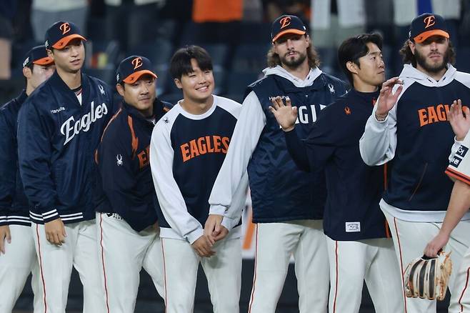11년 동안 이런 투수진 없었다…최강 한화 마운드, 2주 재충전으로 '9회 악몽' 떨치나