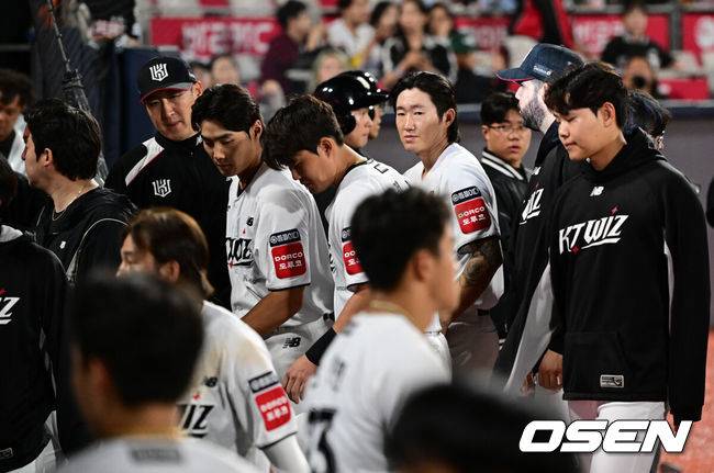 ‘충격 탈락’ 6년 만에 KT 없는 가을 실화냐…128억 FA 유출+외인 농사 대흉년, 530승 명장 계산이 어긋났다
