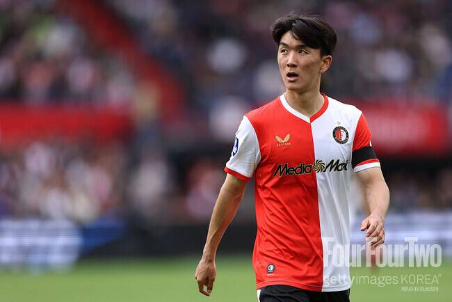 [eredivisie.review] ‘황인범 20분+우에다 2골’ 반 페르시의 페예노르트, 8G 무패행진+선두