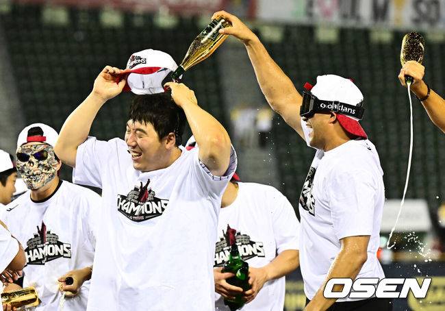 ‘이럴 수가’ 김현수, 옵션 미충족→2년 25억 계약 무산→FA 된다…C등급으로 ‘전화위복’ 될까