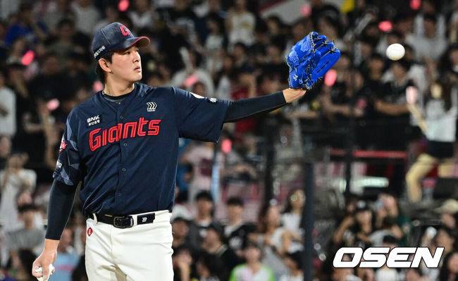 ‘7·10·7·8·8·7·7·7’ 가을야구 8년째 탈락, 마무리 지옥훈련 주전도 예외없다…11승 박세웅-32세이브 김원중도 참가
