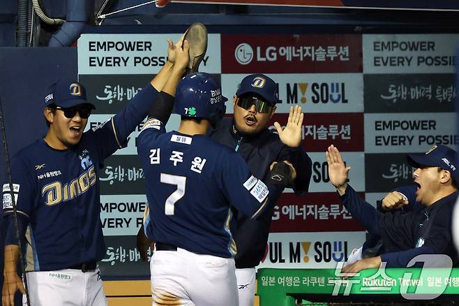가을야구 오늘 개막…LG 통합 우승이냐, 한화 26년 만의 정상이냐
