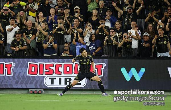 [MLS 리뷰] '짜증+분노 폭발' 손흥민, 해결사는 부앙가였다...흥부 듀오 18호 합작 득점, LA FC, 애틀랜타 1-0 제압, 5연승