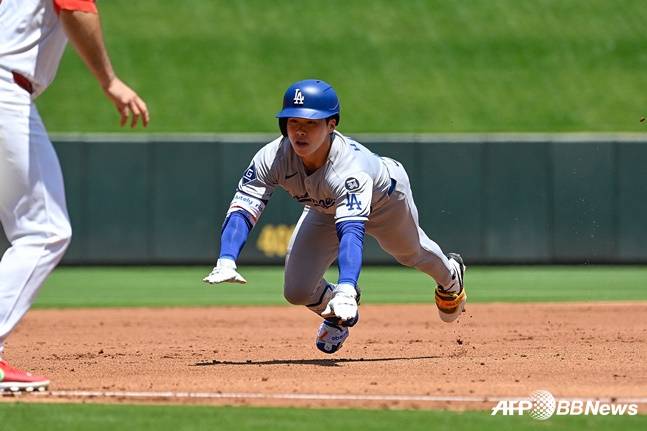 '벤치만 지켰는데 왜' LAD 로버츠의 믿음, 김혜성의 시간은 온다... 에드먼-먼시 변수 대비책