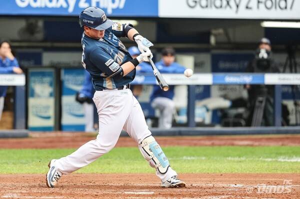 WC 1차전 이기고도 비상 걸린 NC? 포수 2명 뿐인데 '국대 포수' 김형준 이탈