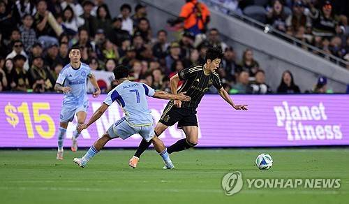 '가짜 9번' 손흥민 폭풍 드리블, 애틀랜타 허둥지둥 혼났다…환상 키패스 4회→LAFC 5연승 도왔다