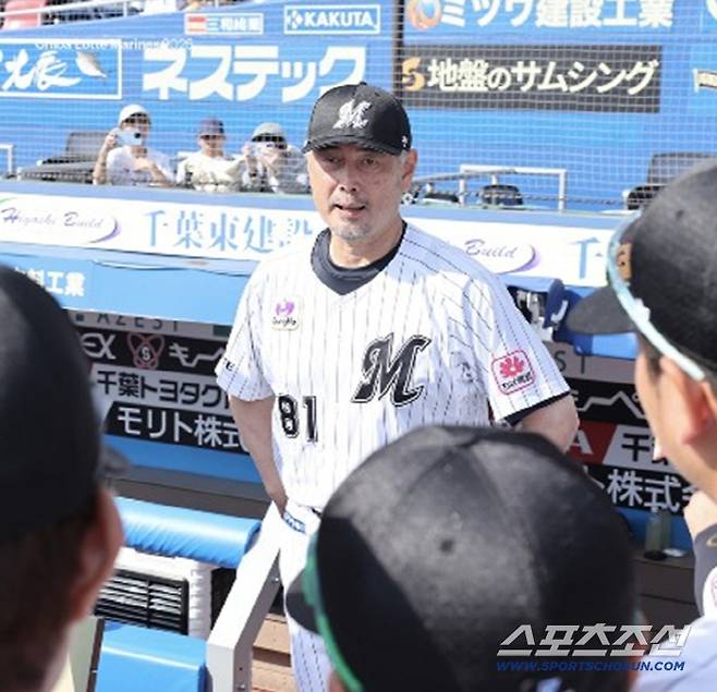 꼴찌팀의 정규시즌 최종전에 '2만9467명' 만원 관중, 사퇴 발표 요시이 롯데 감독은 눈물[민창기의 일본야구]