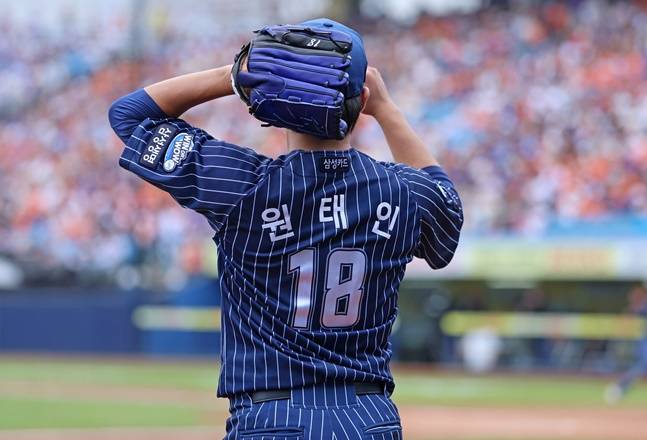 1차전 이기려 삼성 '12승 에이스' 대기시켰는데, '역대 2호 불명예' 눈앞... 결국 선발 나가는 원태인, 어깨가 무겁다