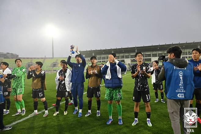 월드컵 맞대결 상대 확정됐다, ‘오피셜’ 공식발표…가까스로 토너먼트 진출한 한국, 16강서 모로코와 격돌