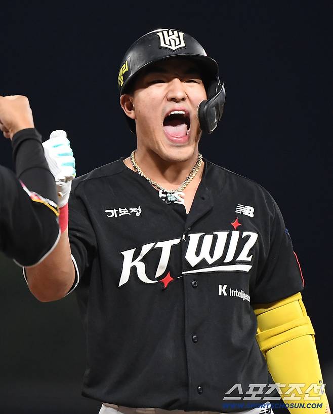 MVP 김도영 뛰어넘은 임팩트 → 이대호냐 이승엽이냐? '올려치기' 안하는 22세 거포의 미래 [SC포커스]