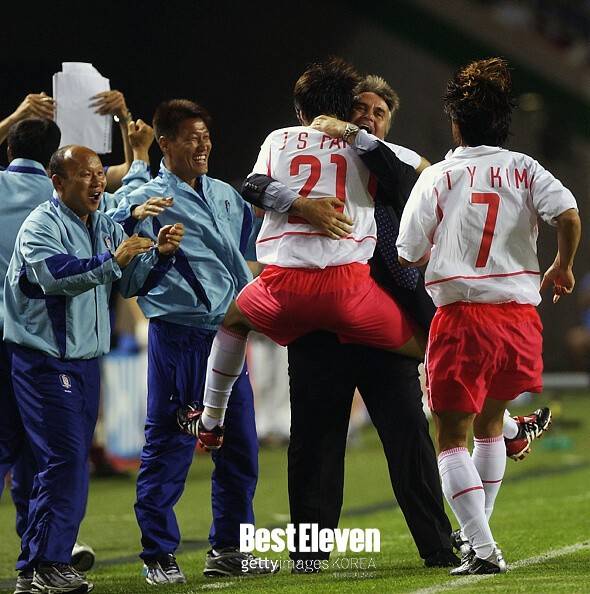 '고참 식사 후 과일 대령'... 사반세기 전 히딩크가 없앤 韓축구 꼰대문화, 카스트로프 멘트로 확인된 '위계서열 잔재'