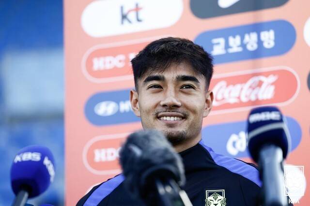 '고참 식사 후 과일 대령'... 사반세기 전 히딩크가 없앤 韓축구 꼰대문화, 카스트로프 멘트로 확인된 '위계서열 잔재'