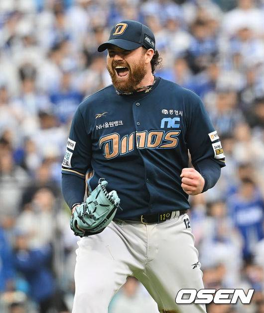 ‘벼랑 끝의 미친 투구’ 원태인, 106구 완벽쇼로 삼성 구했다...NC 꺾고 준PO행 [WC2 리뷰]