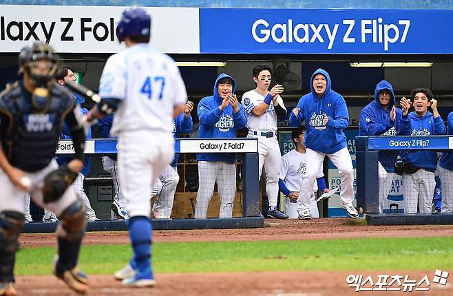 '1안타 치고 준PO행 실화?' 삼성, PS 새 역사 썼다, 1회 연속 밀어내기→원태인 QS→3-0 신승…'11연승 실패' NC 가을 기적 끝 [WC2:스코어]