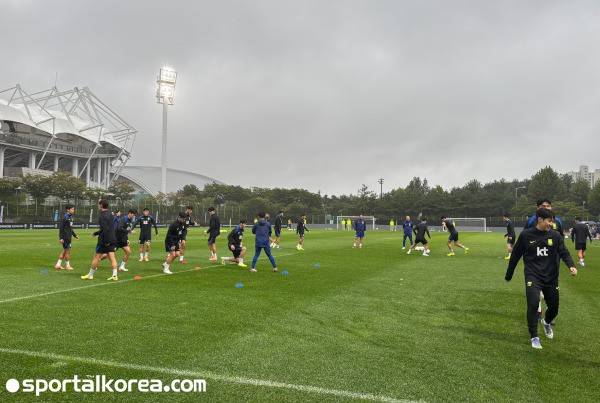 [현장포커스] 설영우·이재성·이강인·손흥민 제외 22人 풀 트레이닝 참여…황희찬은 부상 의심