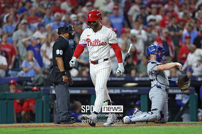 오타니와 다저스 넘으면 뭐하나, PS서는 달러로 만든 허수아비… 업셋에 야마모토라니 ‘절망’