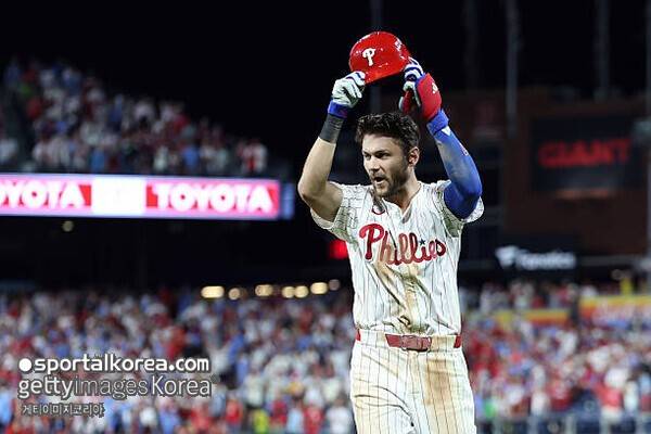 '우승 후보 1순위→탈락 임박' 타격왕·홈런왕·슈퍼스타 합쳐서 타율 0.095라니…필라델피아, 설마 3패로 짐 싸나