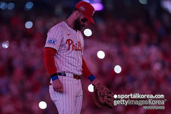 '우승 후보 1순위→탈락 임박' 타격왕·홈런왕·슈퍼스타 합쳐서 타율 0.095라니…필라델피아, 설마 3패로 짐 싸나