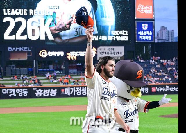 “폰세 한국에서 언터쳐블, SF에서 관심” 한화와 아름다운 이별 준비하나…이래서 26년만의 KS 우승 간절