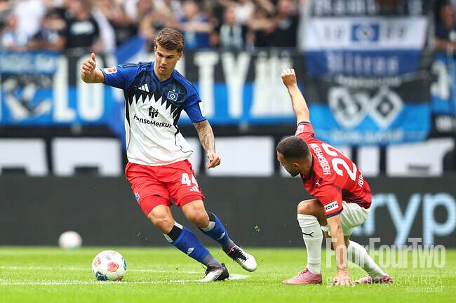 '손흥민도 못한 일 해냈다' 토트넘, 단돈 200억에 이런 복덩이 품다니...18세 유망주가 SON 기록 넘었다