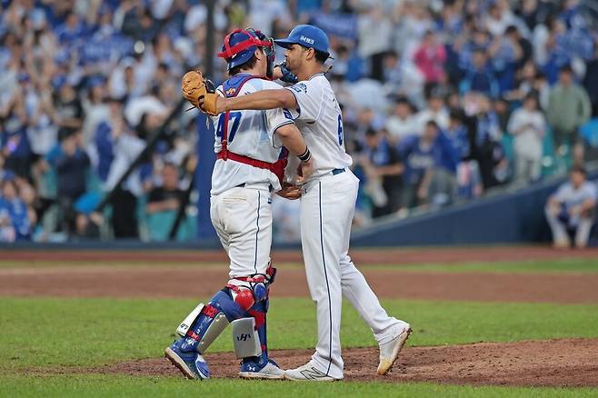 홈런왕도 꼼짝 못한 154km 미친 강속구…삼성에 새로운 가을 히어로가 나타났다