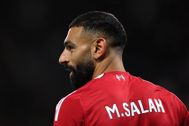 SON은 미국가서 행복한데…박수칠 때 안 떠난 살라 ‘충격 부진’→리버풀 패배 원흉으로