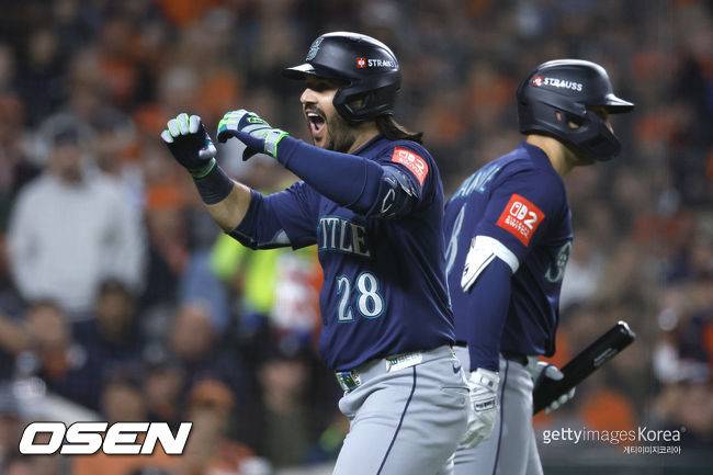 '60홈런왕, 드디어 홈런포 터졌다' 시애틀, 홈런 3방 앞세워 8-4 승리...1패 후 2연승 [ALDS]