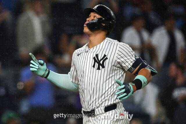 18승 에이스 6실점 강판했는데, 1-6→9-6 대역전승 실화냐…패패승 양키스 생명 연장, 저지 동점 스리런→치좀 역전 솔로포