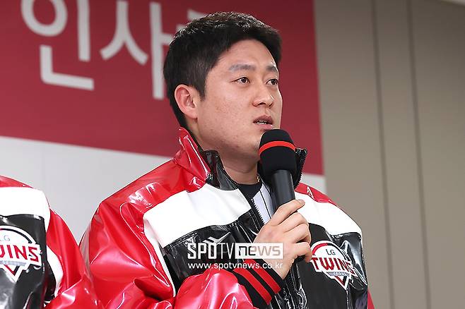 [공식발표] '두산에서 LG로' 김강률 한국시리즈에서 부활하나, 이천 캠프 33인 명단 들었다…신인 박시원 박관우 포함
