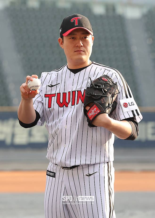 [공식발표] '두산에서 LG로' 김강률 한국시리즈에서 부활하나, 이천 캠프 33인 명단 들었다…신인 박시원 박관우 포함