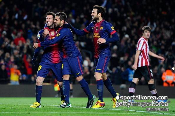 천하의 리오넬 메시, '슬픔의 작별 인사'…'은퇴 선언'하는 바르셀로나 동료들 이별에 아쉬움 토로