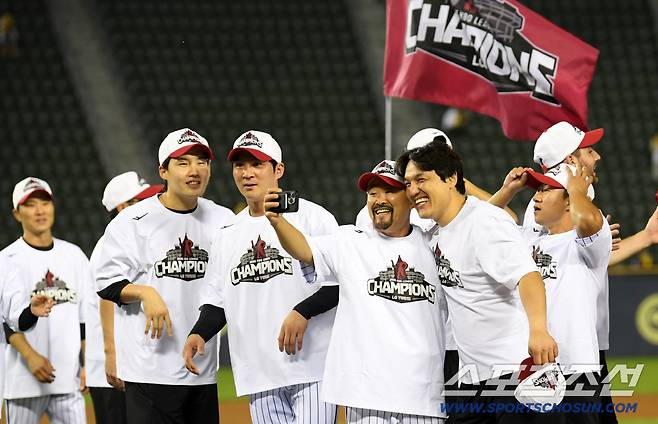 '3명만 탈락?' LG의 자신감, 벌써 KS 엔트리 힌트 다 줬다…통합 우승 준비 시작한다