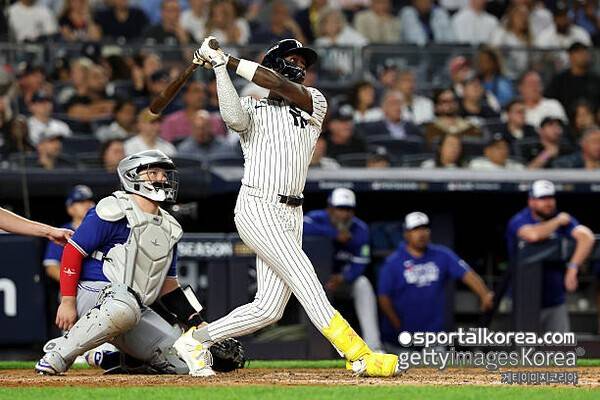 뭐 이런 선수가 다 있어? '세계 최초로 목격' 경기장에서 실책→하품→역전 결승 홈런, 양키 스타디움을 열광의 도가니로 만든 재츠 치좀
