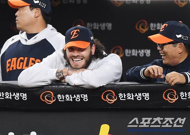 '드디어' 美 움직인다, ML 스카우트 '폰세 영입' 총력전 누가 웃을까…SF? 양키스? 열기 뜨겁네