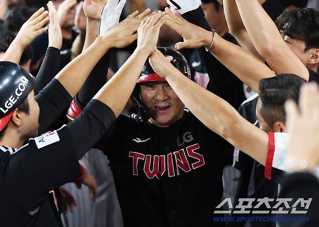 '역대 최고 124억인데?' 왜 박찬호 100억설 나오나…KIA, 너무 비싸면 대안은 있다