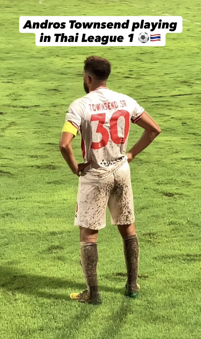 ‘이게 잔디야 논두렁이야’…亞 진출한 손흥민 토트넘 동료, 사상 최악의 잔디에 '경악'